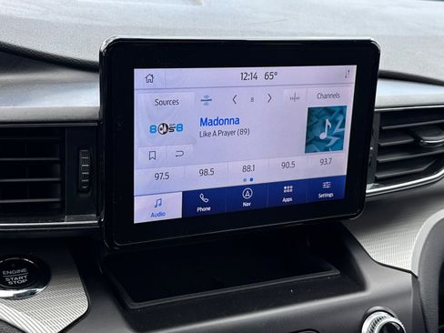 Used 2020 Ford Explorer XLT w/ Equipment Group 202A AWD/4WD image 17
