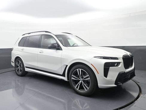 New 2027 BMW X7 M60i AWD/4WD image 3