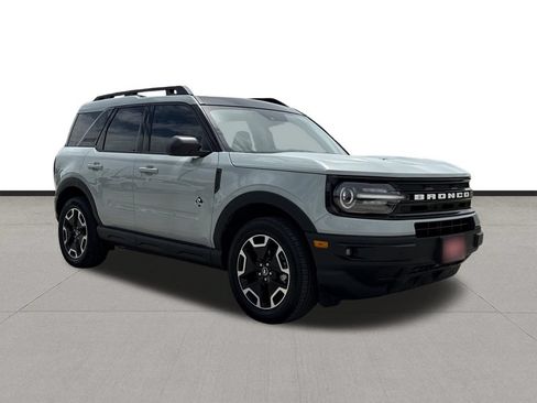 Used 2023 Ford Bronco Sport Outer Banks w/ Tech Package AWD/4WD image 3