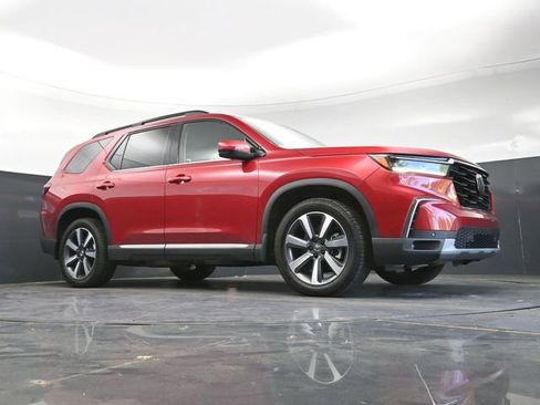 Used 2023 Honda Pilot Touring image 34