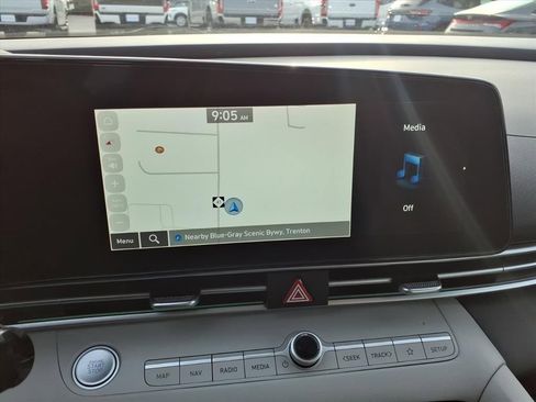 Used 2025 Hyundai Elantra Limited w/ Cargo Package image 23