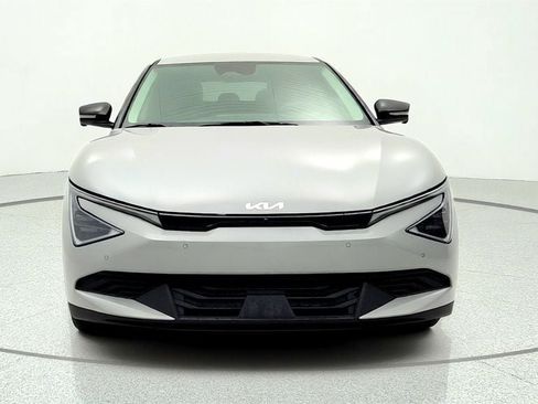 Used 2025 Kia EV6 Light w/ Light LR Technology Package RWD image 2