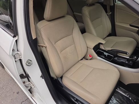 Used 2016 Honda Accord Touring image 16