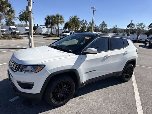 Used 2018 Jeep Compass Latitude w/ Popular Equipment Group image 7