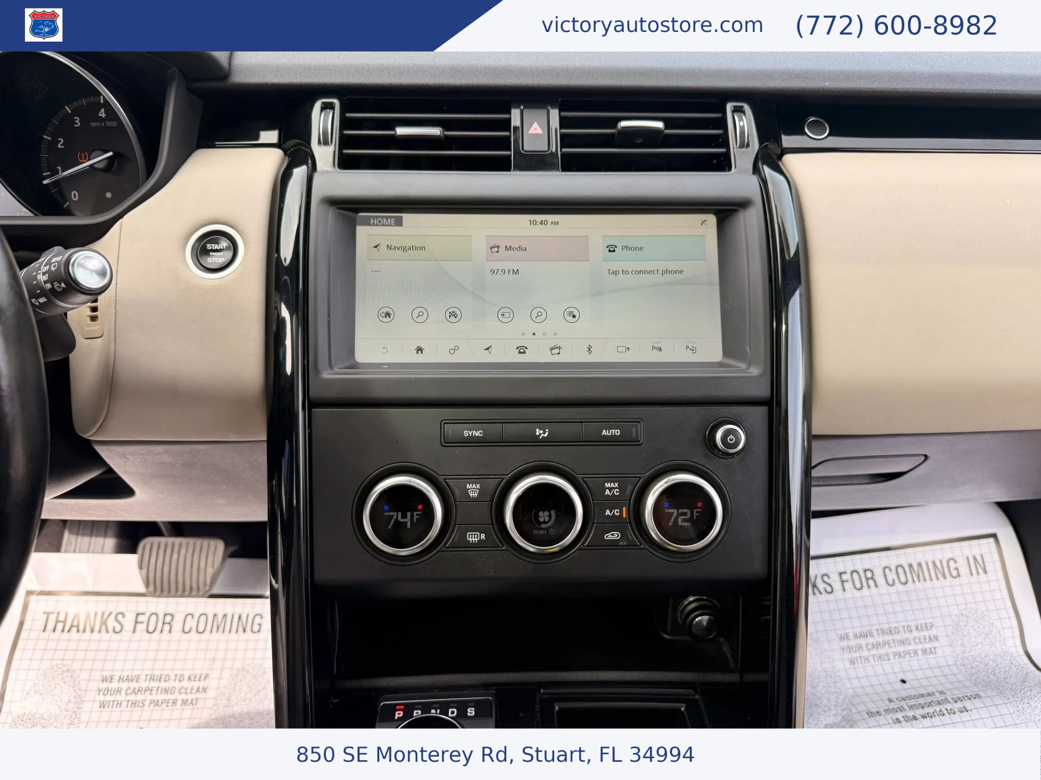 Used 2019 Land Rover Discovery SE AWD/4WD image 17
