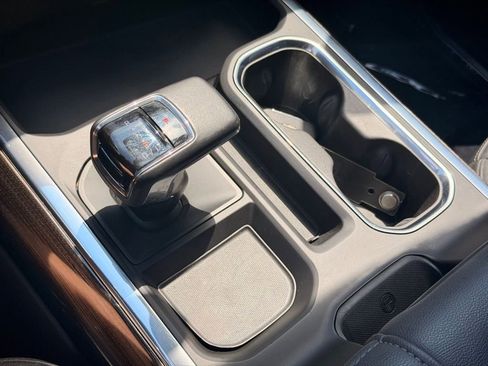 Used 2022 Chevrolet Silverado 1500 LT Trail Boss w/ LT Trail Boss Premium Package AWD/4WD image 36