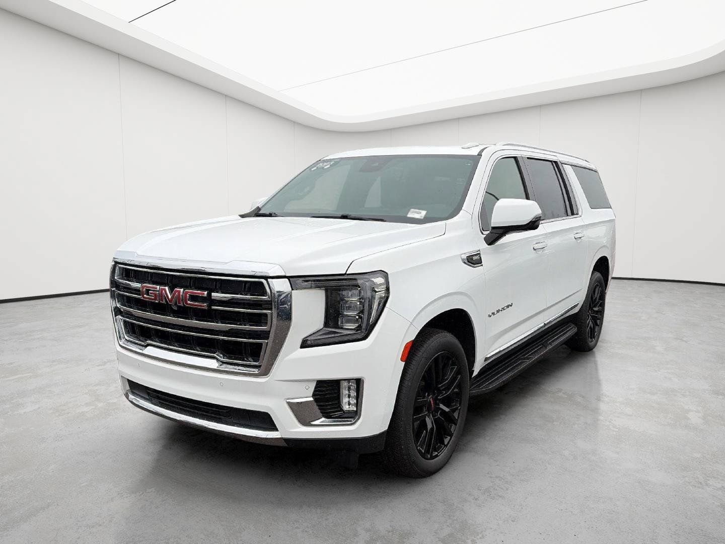 Used 2023 GMC Yukon XL SLT w/ SLT Premium Package AWD/4WD image 3