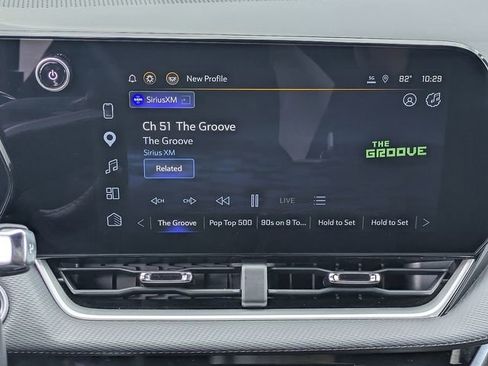 Used 2025 Chevrolet Equinox LT FWD image 18