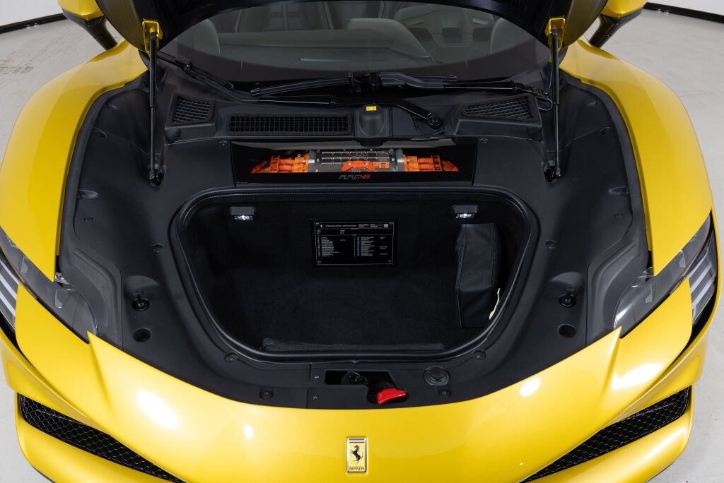 Used 2022 Ferrari SF90 Spider AWD/4WD image 29