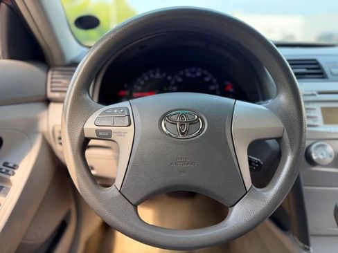 Used 2011 Toyota Camry LE FWD image 24