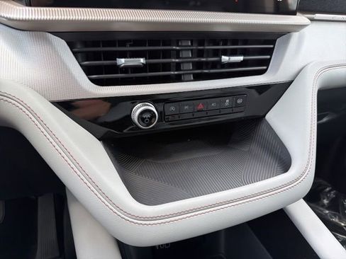 New 2026 Ford Explorer Active w/ Active Comfort Package AWD/4WD image 18