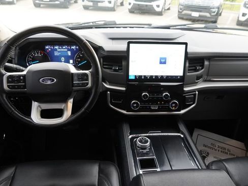 Used 2023 Ford Expedition XLT RWD image 16