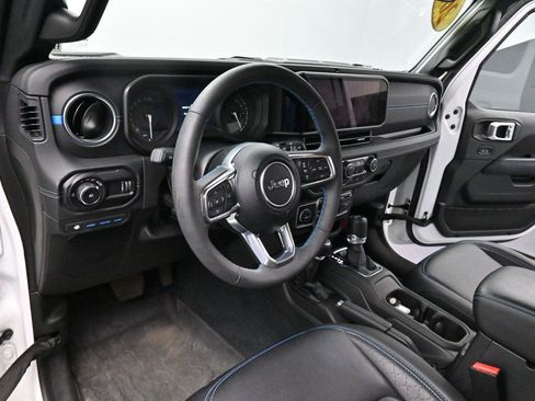 Used 2024 Jeep Wrangler High Altitude AWD/4WD image 16
