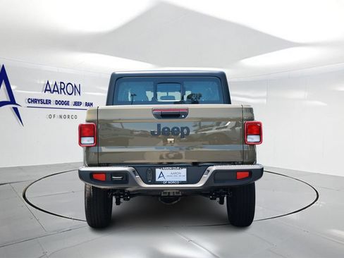 New 2026 Jeep Gladiator Sport AWD/4WD image 3