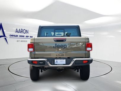 New 2026 Jeep Gladiator Sport
