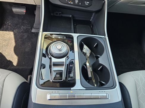 New 2026 Kia Carnival EX FWD image 24