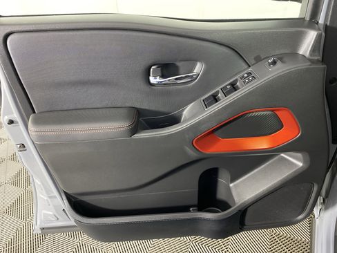 Used 2022 Nissan Frontier PRO-4X image 14