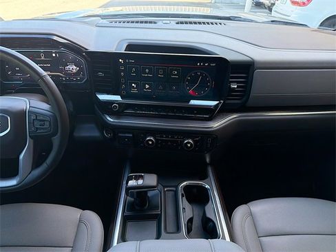 Used 2024 GMC Sierra 1500 SLT image 18