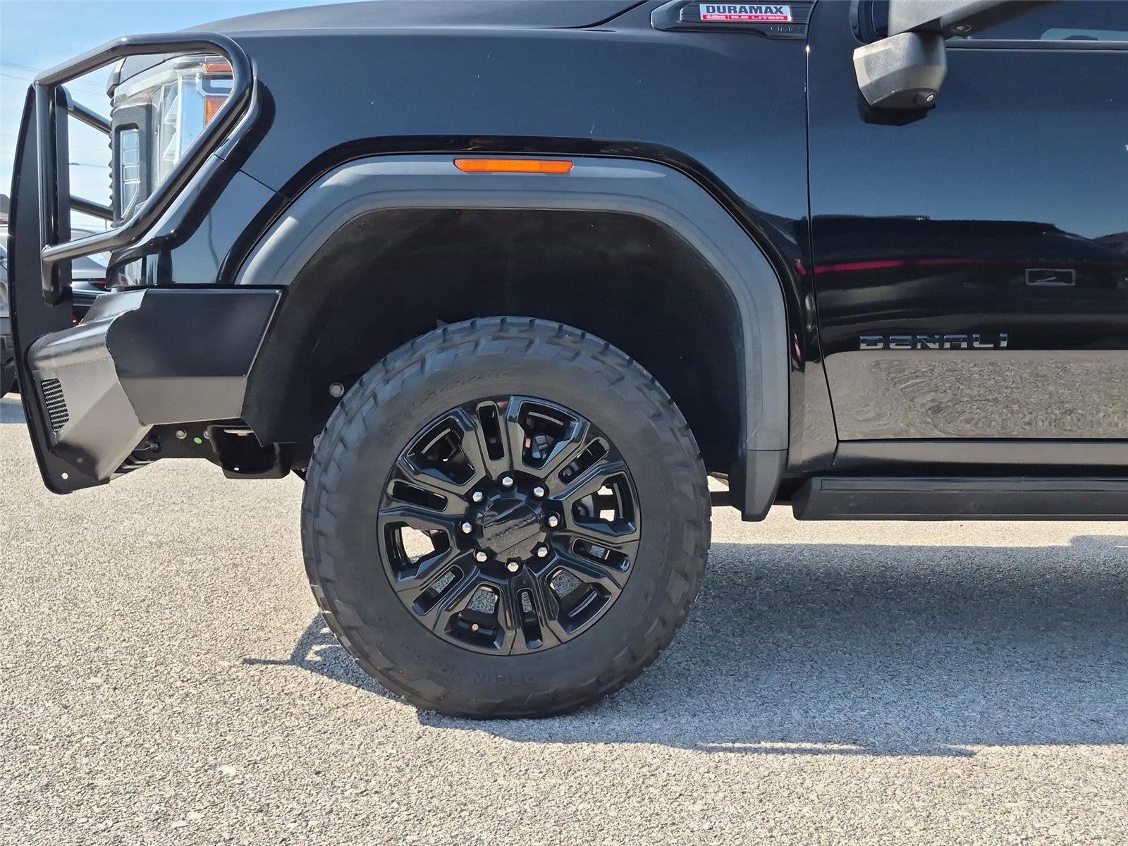 Used 2021 GMC Sierra 2500 Denali w/ Denali Black Diamond Edition AWD/4WD image 10