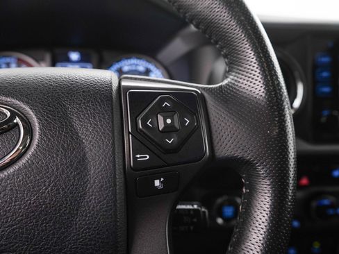 Used 2017 Toyota Tacoma TRD Sport w/ Premium & Technology Package AWD/4WD image 26
