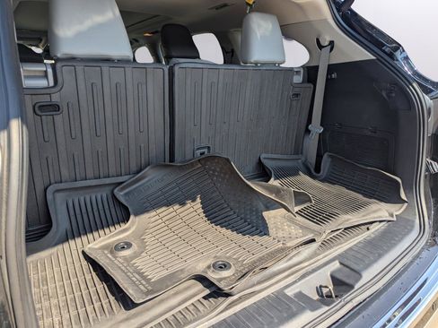 Used 2024 Toyota Highlander Platinum image 13