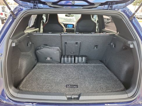 Used 2022 Volkswagen GTI SE image 10