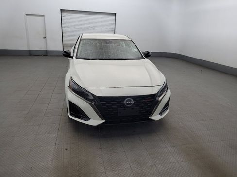 Used 2023 Nissan Altima 2.5 SR AWD/4WD image 14
