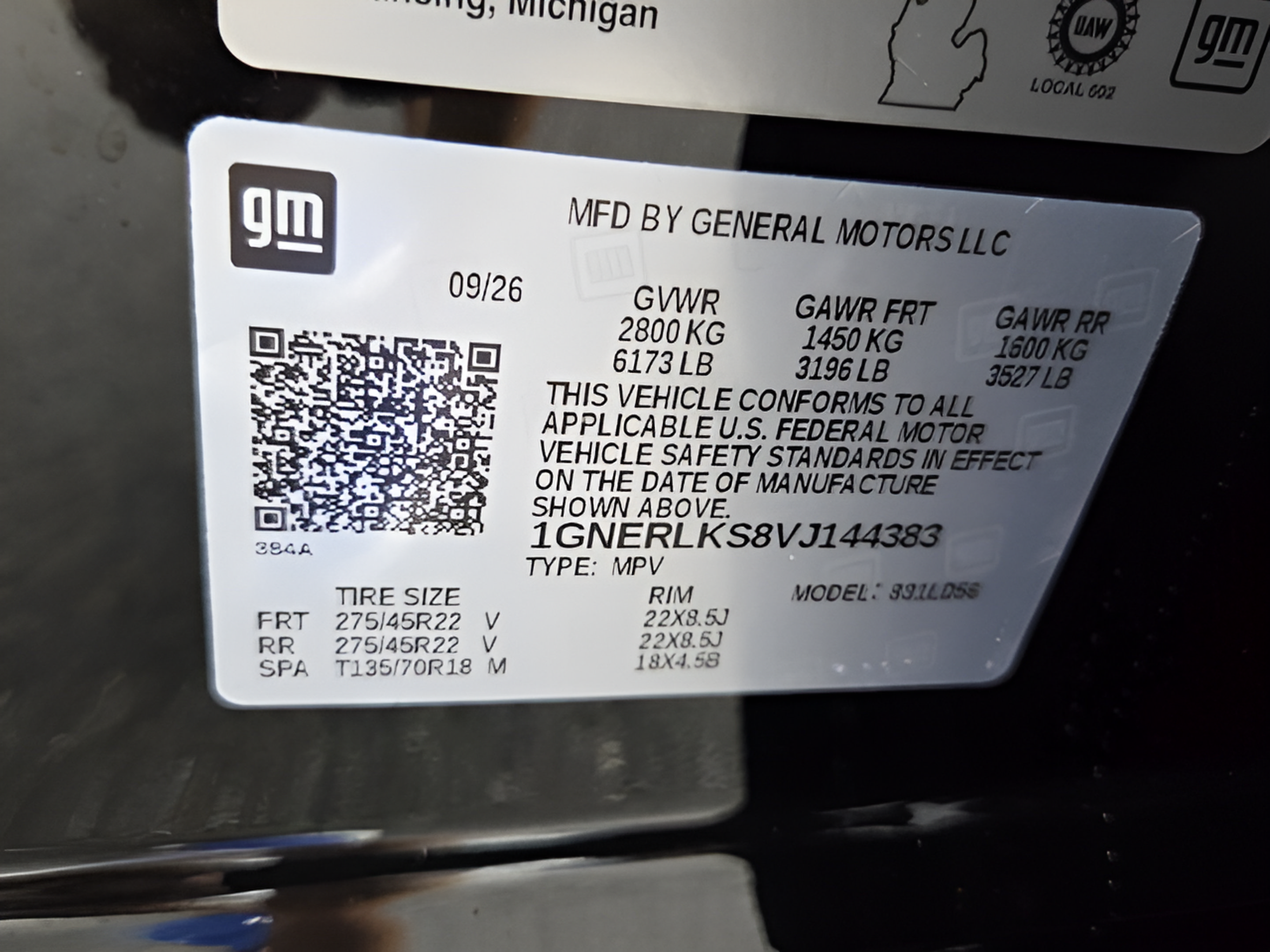New 2027 Chevrolet Traverse RS w/ LPO, Floor Liner Package FWD image 17