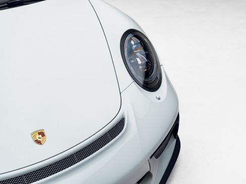 Used 2018 Porsche 911 GT3 RWD image 11