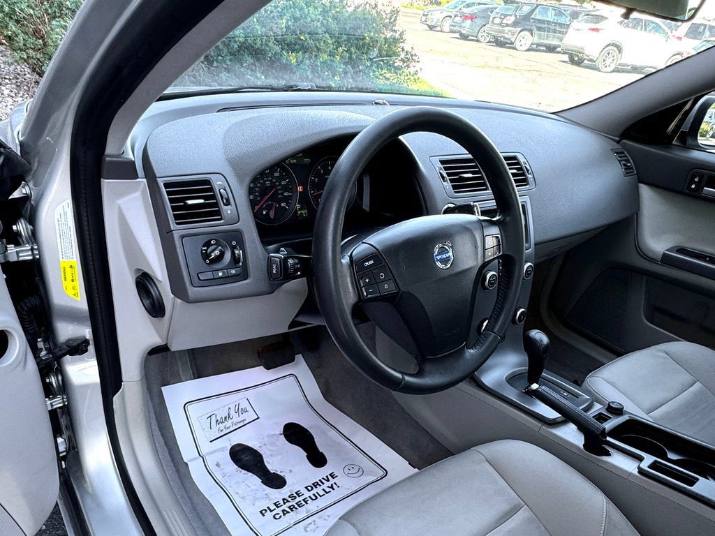 Used 2008 Volvo S40 2.4i FWD image 23