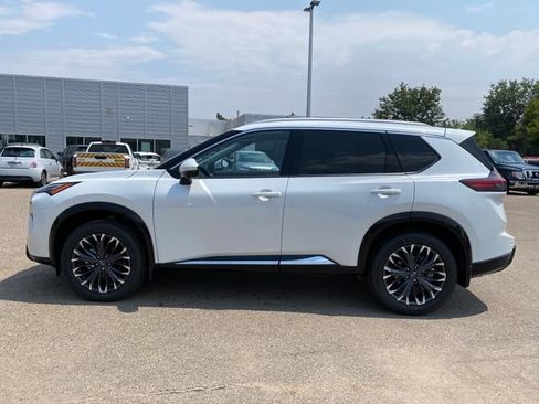 New 2026 Nissan Rogue Platinum AWD/4WD image 2