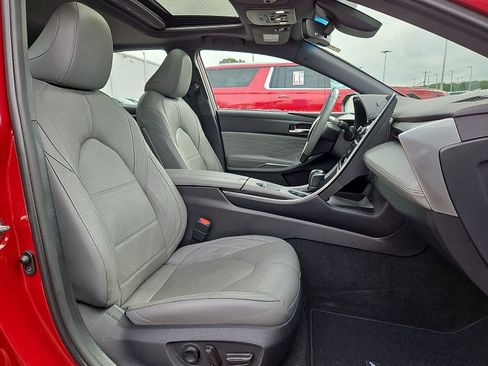 Used 2020 Toyota Avalon Limited FWD image 34