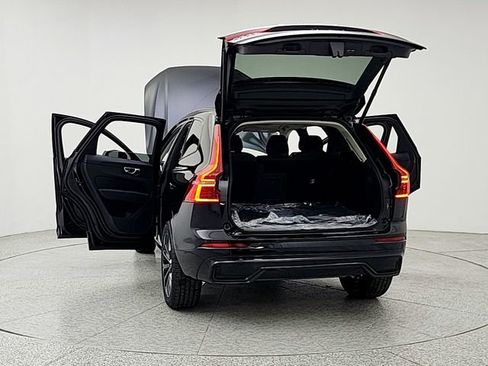 New 2026 Volvo XC60 B5 Ultra w/ Climate Package image 6