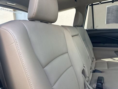 Used 2019 Honda Pilot Touring image 37