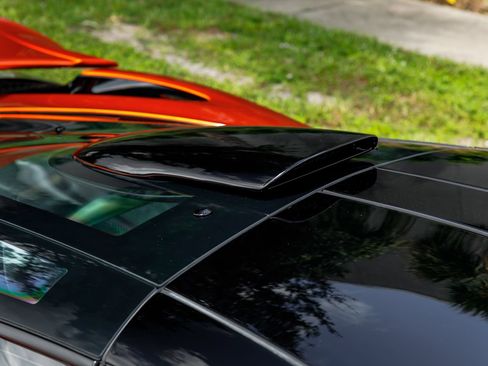 Used 2021 McLaren 765LT RWD image 18