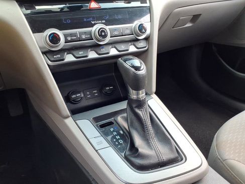 Used 2020 Hyundai Elantra SEL FWD image 13