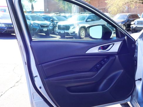 Used 2018 MAZDA MAZDA3 Touring image 35