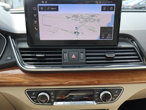 Used 2024 Audi Q5 e Prestige w/ Prestige Package AWD/4WD image 11