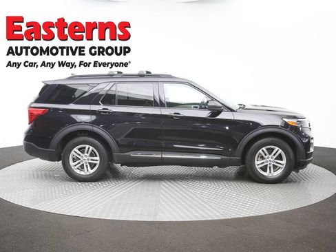 Used 2022 Ford Explorer XLT w/ Equipment Group 202A AWD/4WD image 44