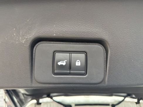 Used 2023 Nissan Rogue SV w/ SV Premium B Package image 16