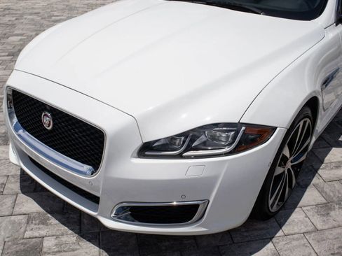 Used 2019 Jaguar XJ L Portfolio RWD image 15
