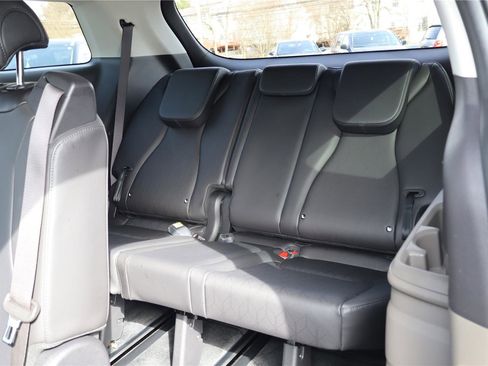 Certified 2025 Kia Carnival image 26