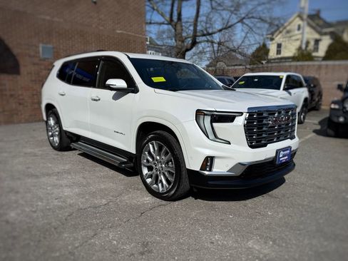 Used 2025 GMC Acadia Denali w/ Super Cruise Package FWD image 3