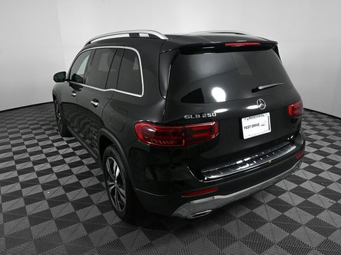 Certified 2025 Mercedes-Benz GLB 250 image 4