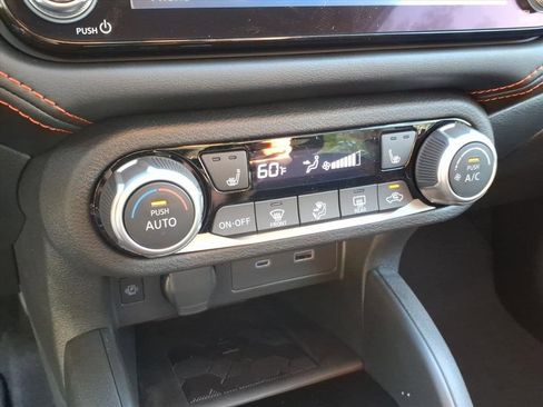 New 2025 Nissan Versa SR w/ Trunk Package image 14