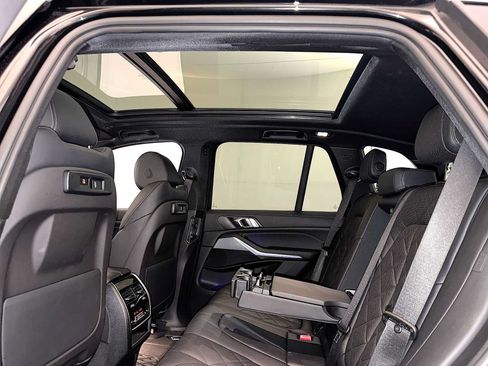 Used 2023 BMW X5 xDrive40i w/ Premium Package AWD/4WD image 21