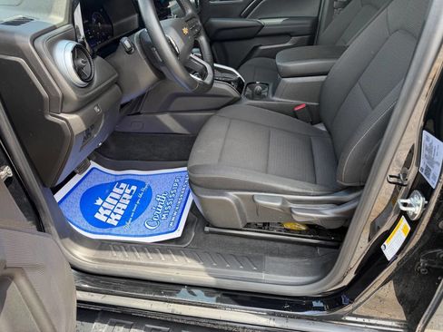 Used 2024 Chevrolet Colorado LT w/ LT Convenience Package image 12