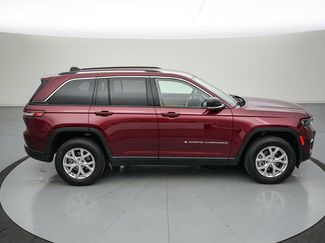 Used 2023 Jeep Grand Cherokee Limited w/ Luxury Tech Group II AWD/4WD video 3