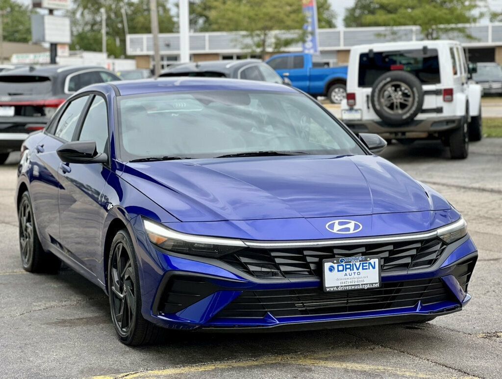 Used 2026 Hyundai Elantra Sport w/ Cargo Package FWD image 6
