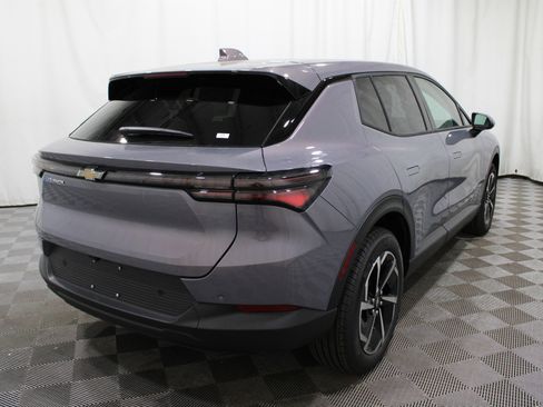 New 2026 Chevrolet Equinox EV LT image 34